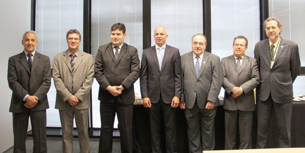 Equipes EPAMIG, Seapa e Fapemig durante lançamento de edital “Apoio ao desenvolvimento dos projetos da EPAMIG