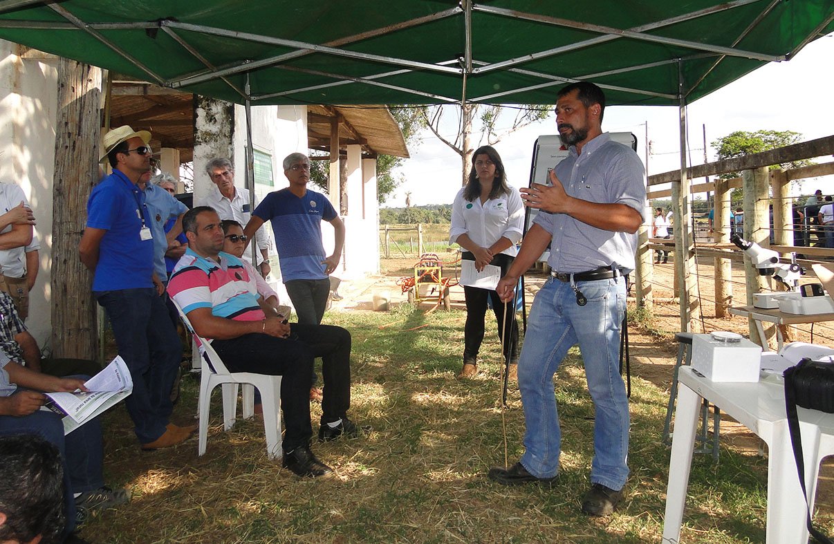 Giro tecnológico do Encontro Regional de Pecuária Leiteira foi realizado no Campo Experimental da EPAMIG