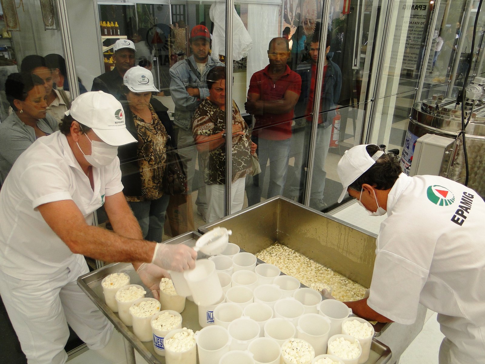 Na Via Láctea, público acompanha processo de dabricação de queijos e bebidas lácteas