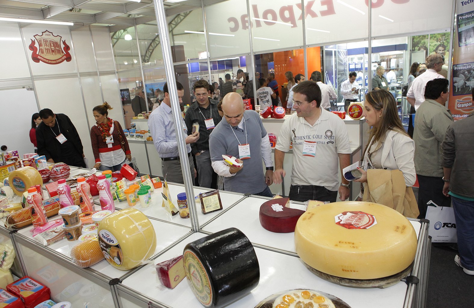 A Exposição de Produtos Lácteos é uma das atrações da Semana do Laticinista. Foto - Divulgação EPAMIG